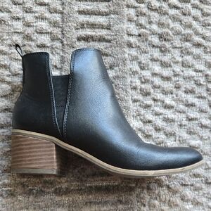 Dr. Scholl's Black Ankle Booties with Brown Stacked Heel | 7.5M